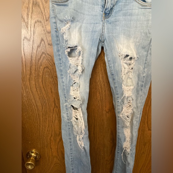 👚(bundle 4 items w/👚for $16) Distressed jeans by KanCan - Picture 2 of 9